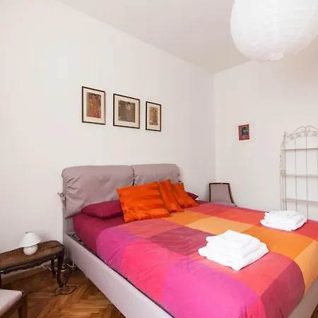 2 Bdr Lovely Flat In Front Of Bocconi University Διαμέρισμα
