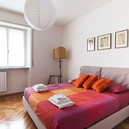 2 Bdr Lovely Flat In Front Of Bocconi University Μιλάνο