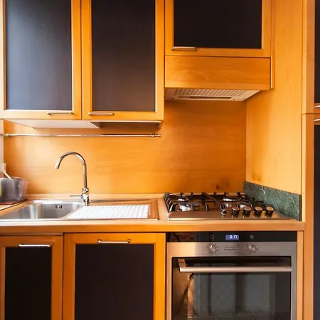 2 Bdr Lovely Flat In Front Of Bocconi University * Μιλάνο