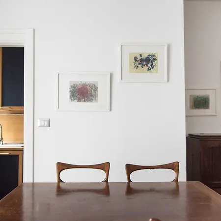 2 Bdr Lovely Flat In Front Of Bocconi University * Μιλάνο