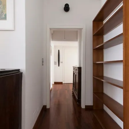 2 Bdr Lovely Flat In Front Of Bocconi University * Μιλάνο