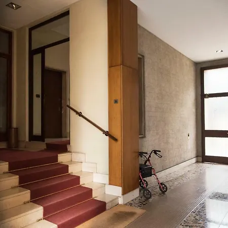2 Bdr Lovely Flat In Front Of Bocconi University * Μιλάνο
