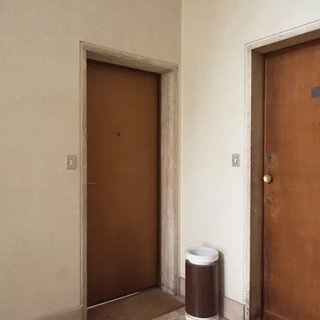 2 Bdr Lovely Flat In Front Of Bocconi University Διαμέρισμα *
