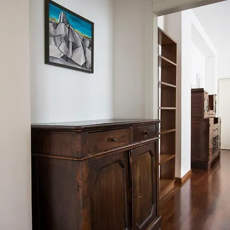 2 Bdr Lovely Flat In Front Of Bocconi University Διαμέρισμα *