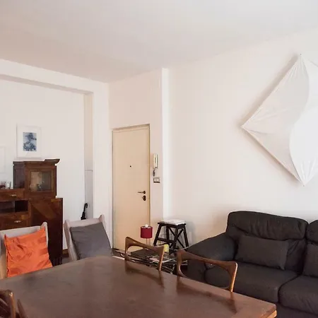 2 Bdr Lovely Flat In Front Of Bocconi University