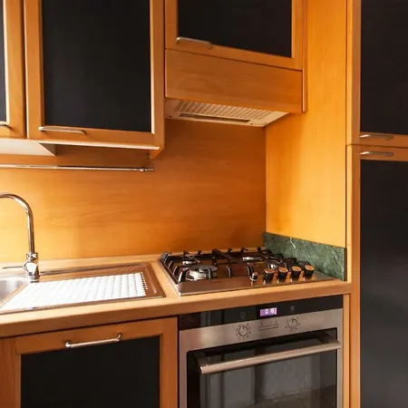 2 Bdr Lovely Flat In Front Of Bocconi University Διαμέρισμα *